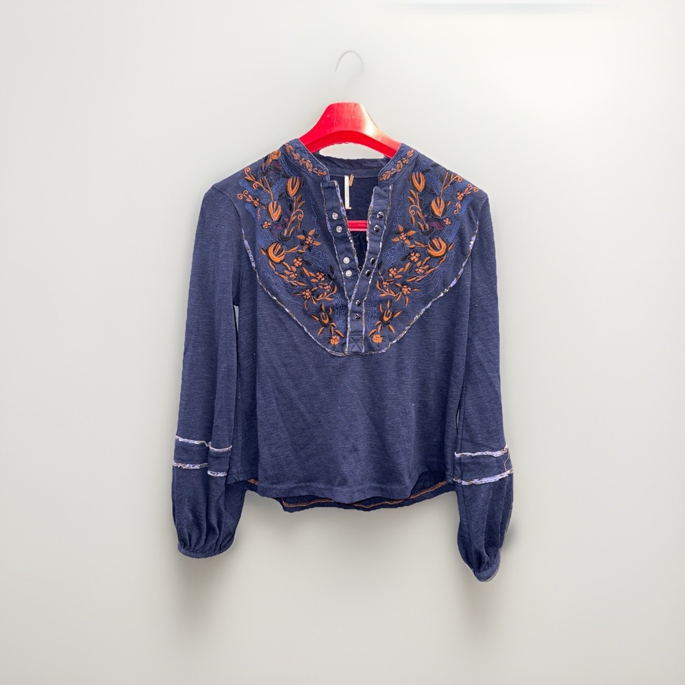 Free People Sz XS Blue Sundance Kid Embroidered Henley‎ Top